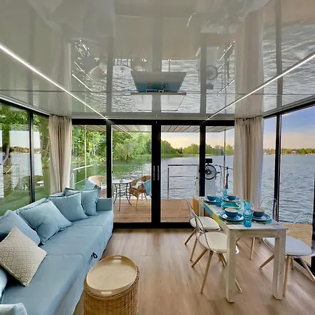 Domki Na Wodzie - Resort 36 Houseboats Gizycko Exterior photo
