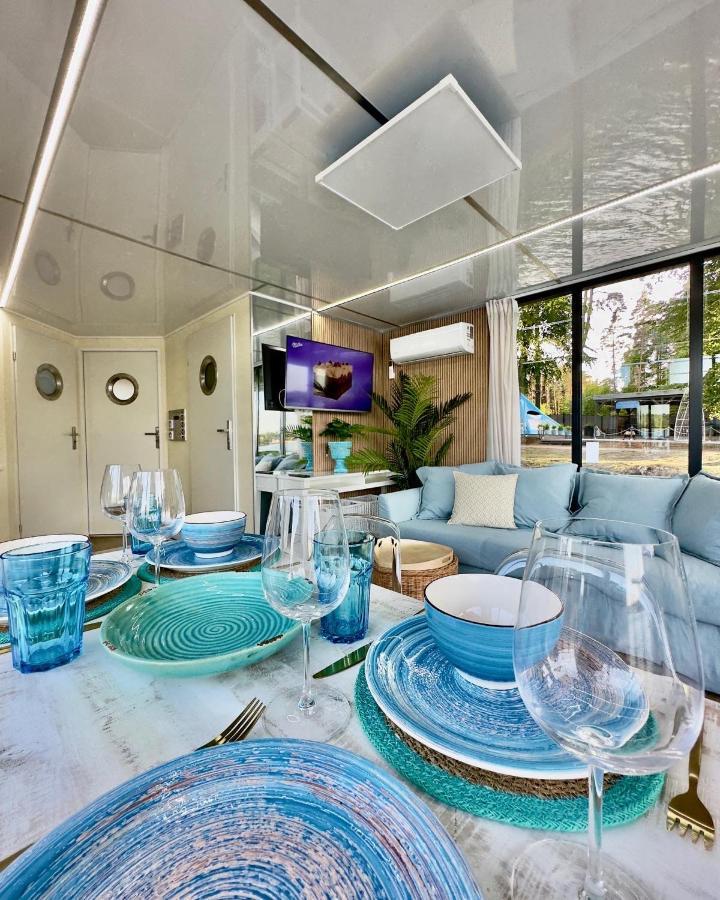 Na Wodzie - 36 Houseboats *